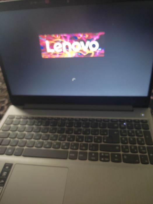 Lenova idapat 3 Noutbuk sotiladi