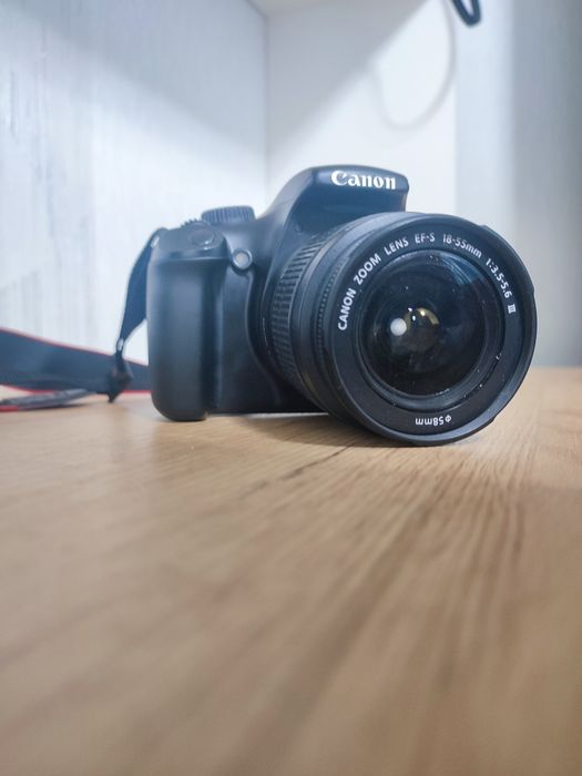зеркальный фотоаппарат eos1100D