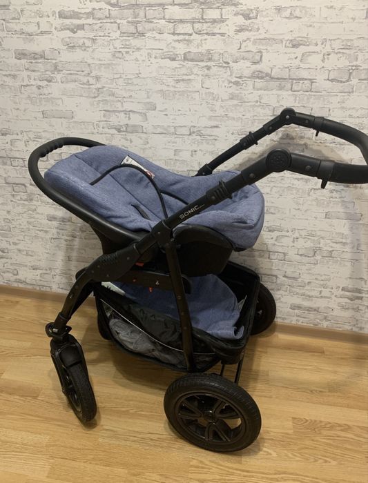 Детская коляска 3 в 1