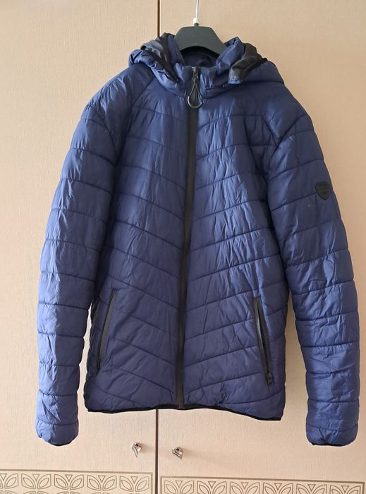 Куртка Фирма колинс colin's , размер л
Продам куртка колинс, фирма Col