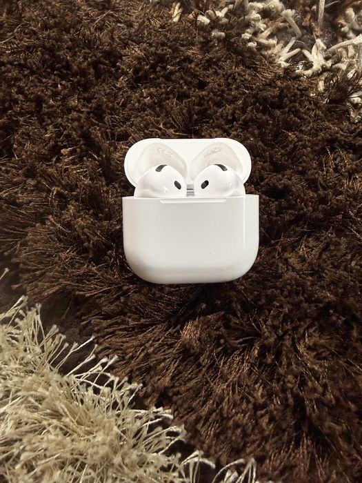 Căști Apple Airpods 4 ANC, noi, nefolosite