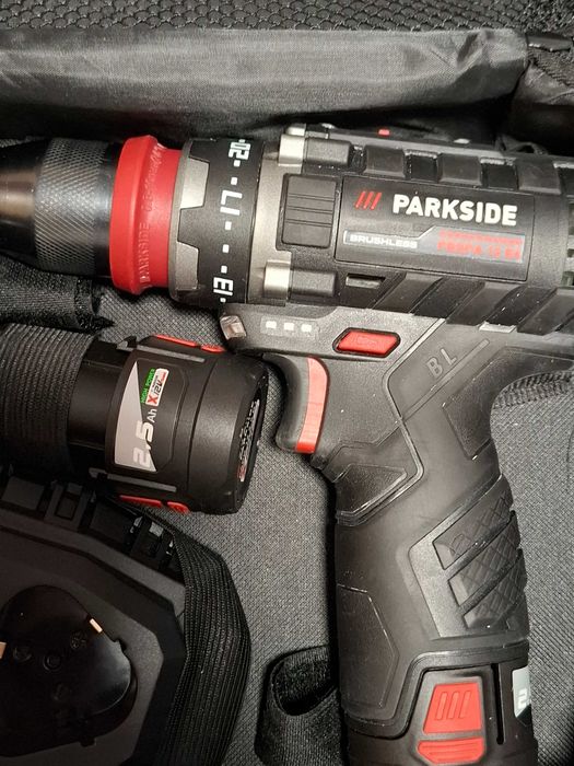 Masina de gaurit si insurubat parkside performance 12v