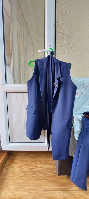 Женский брючный костюм