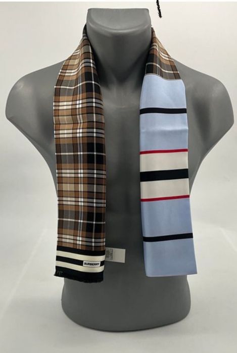 Двулицев шал Burberry