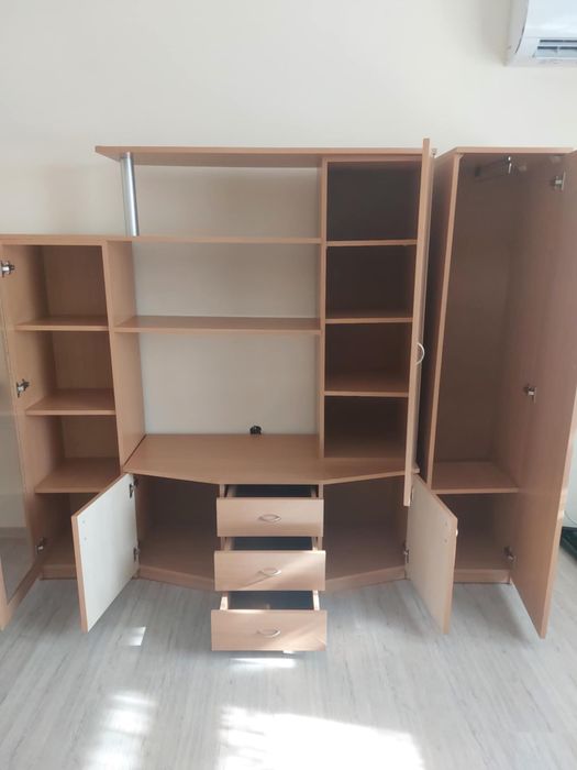 Много запазен гардероб