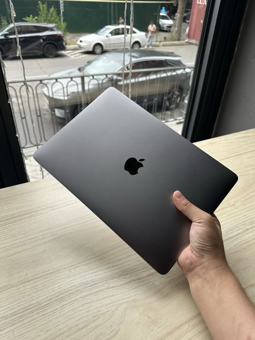 MacBook Pro 2017 8/128