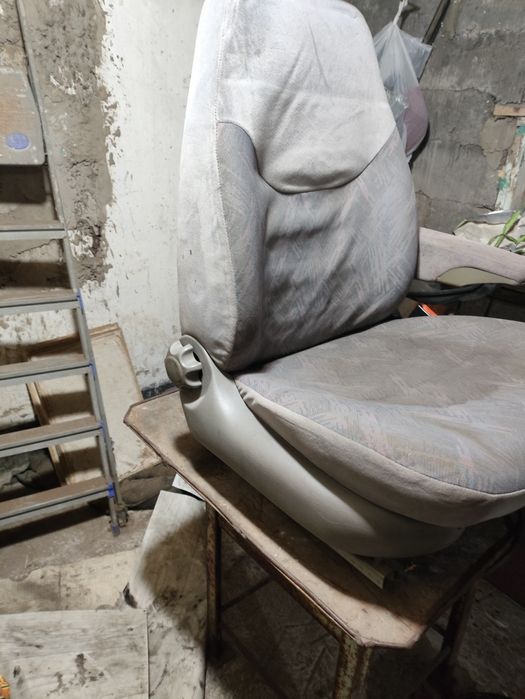 Переднее пассажирское сиденье