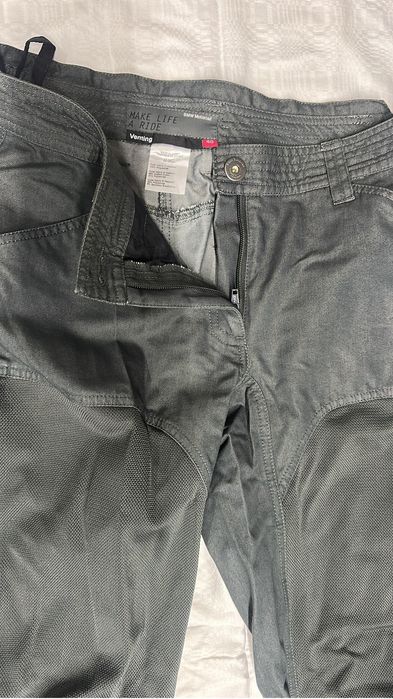 Vand blugi de motocicleta