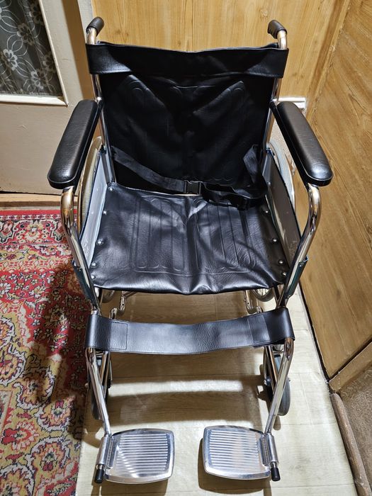 Инвалидная коляска  в отличном состоянии , самовывоз