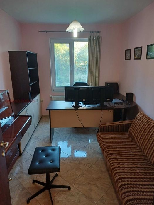 Продава се Къща в Перник, Мошино - 303 кв.м за 1815 €/кв.м - Снимка #2