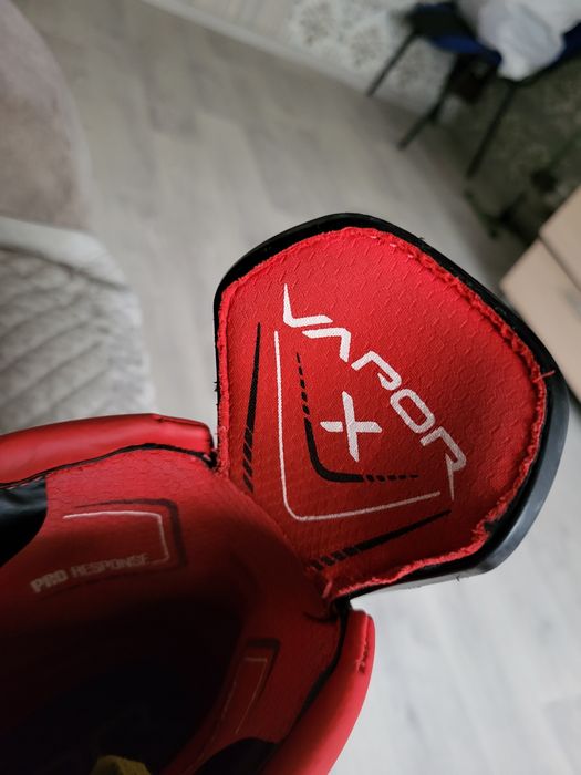 Продам коньки хоккейные