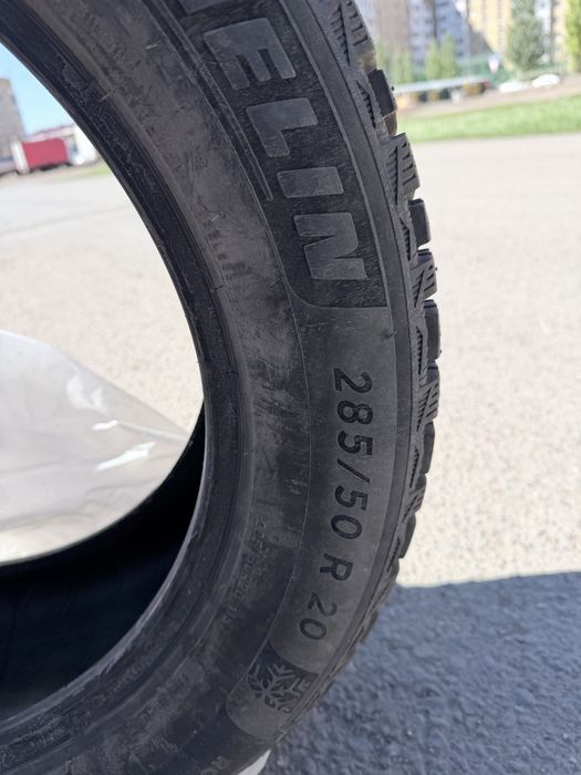 Продам шипованные зимние шины MICHELIN