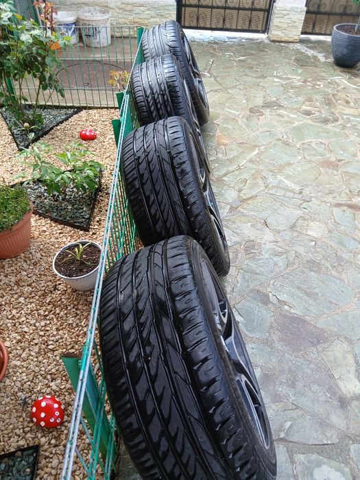 Vând set cauciucuri de vara