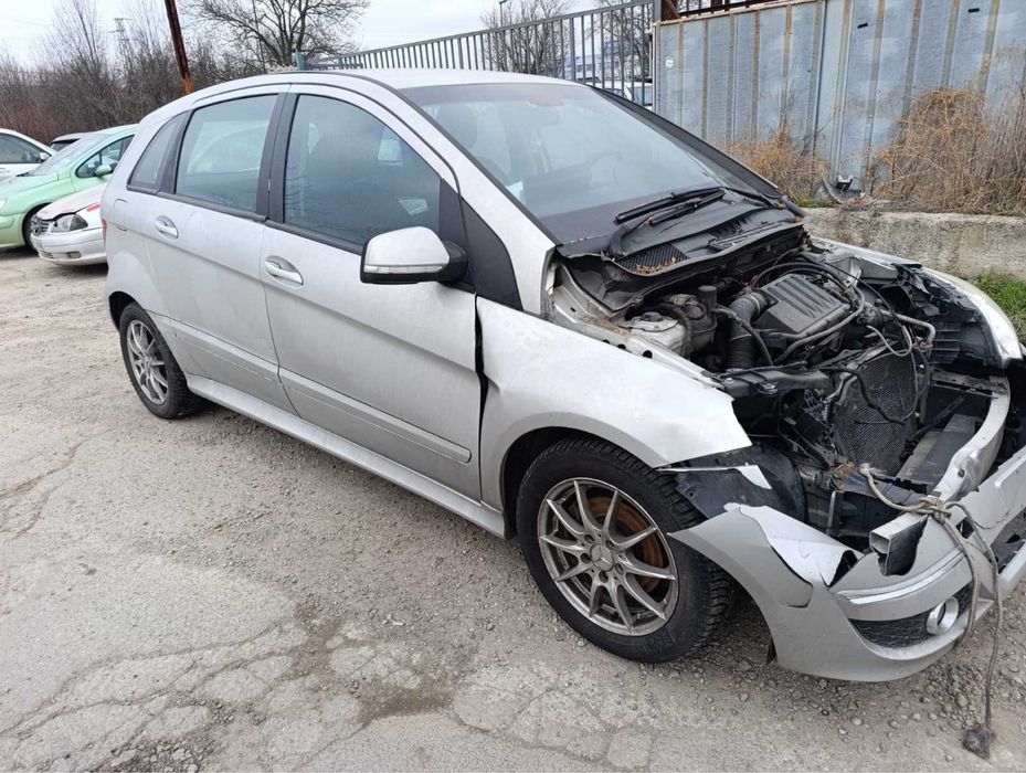 Мерцедес B180CDI на части