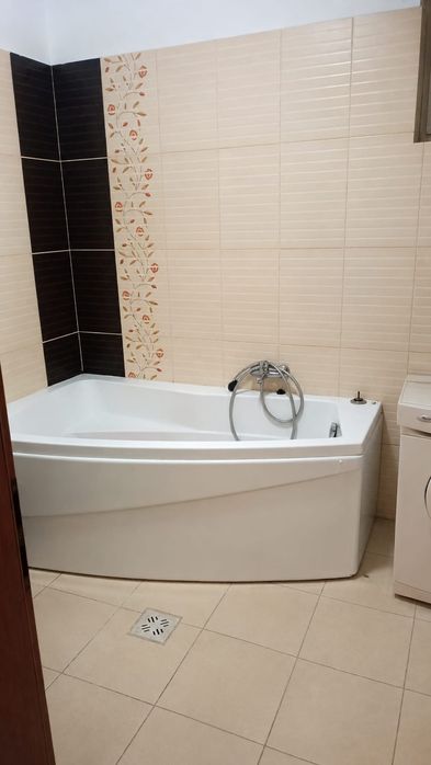 Vând apartament et. 1 str. Orhideelor