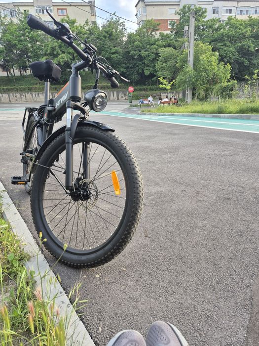 Vand bicicleta electrică ca noua !