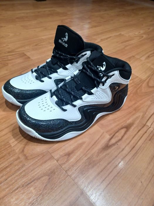 Чисто нови кецове SHAQ