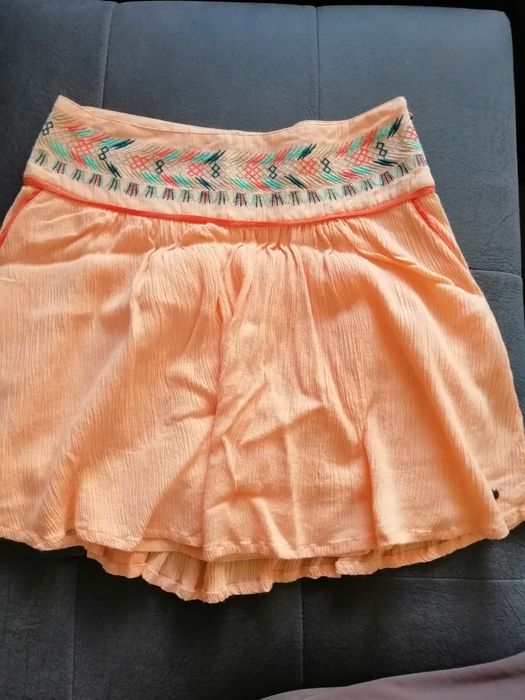 Дънкова пола и още две със странични джобове