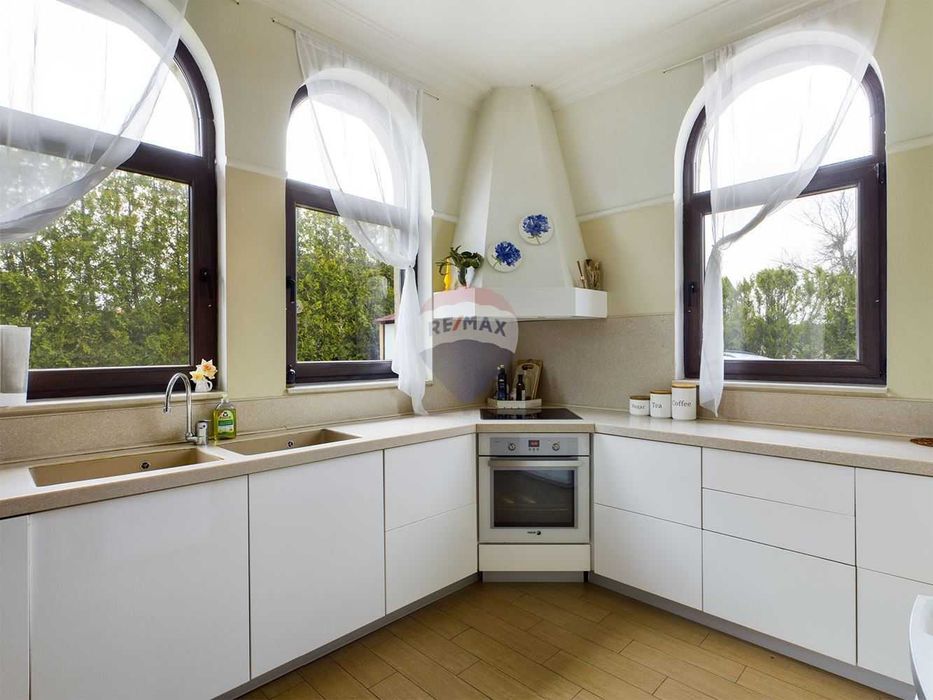 Продава се Къща в Балчик - 223 кв.м за 2691 €/кв.м - Снимка #2