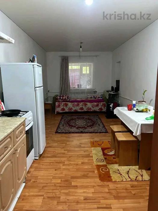 Продам отдельный дом в общем дворе