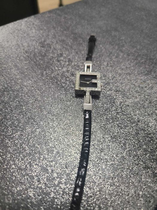 ceas de damă Gucci, modelul Gucci 7900