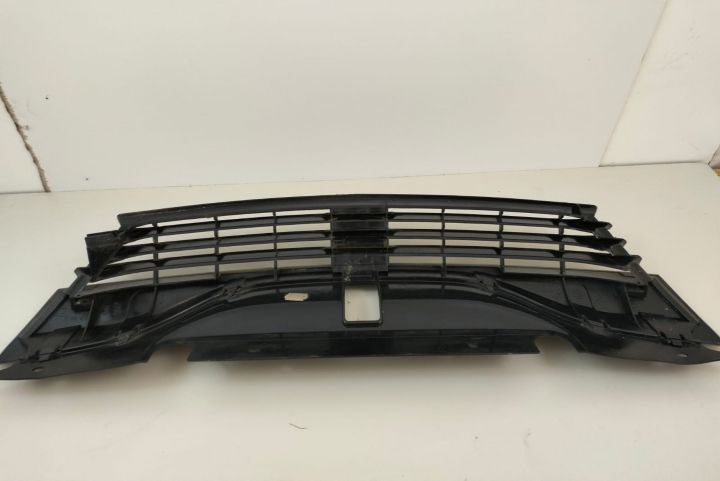 Grila bara fata  centrala 8200012581 Renault Laguna a 2-a generatie