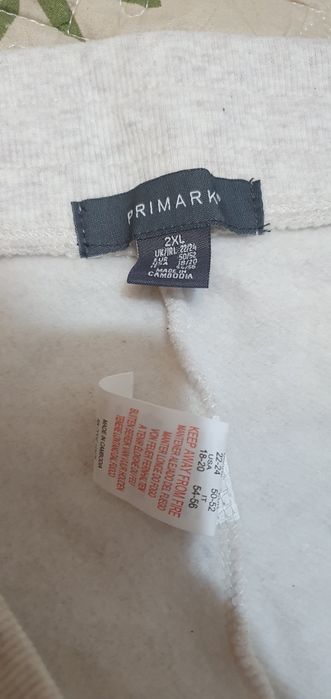 Продам новый костюм.