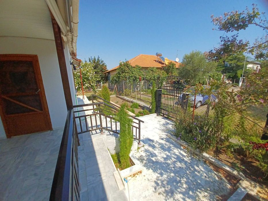 Продава къща 60 м2 с двор 420 м2 в Аспровалта, Гърция