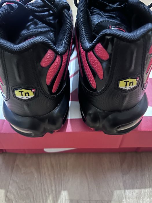 Nike ten          .