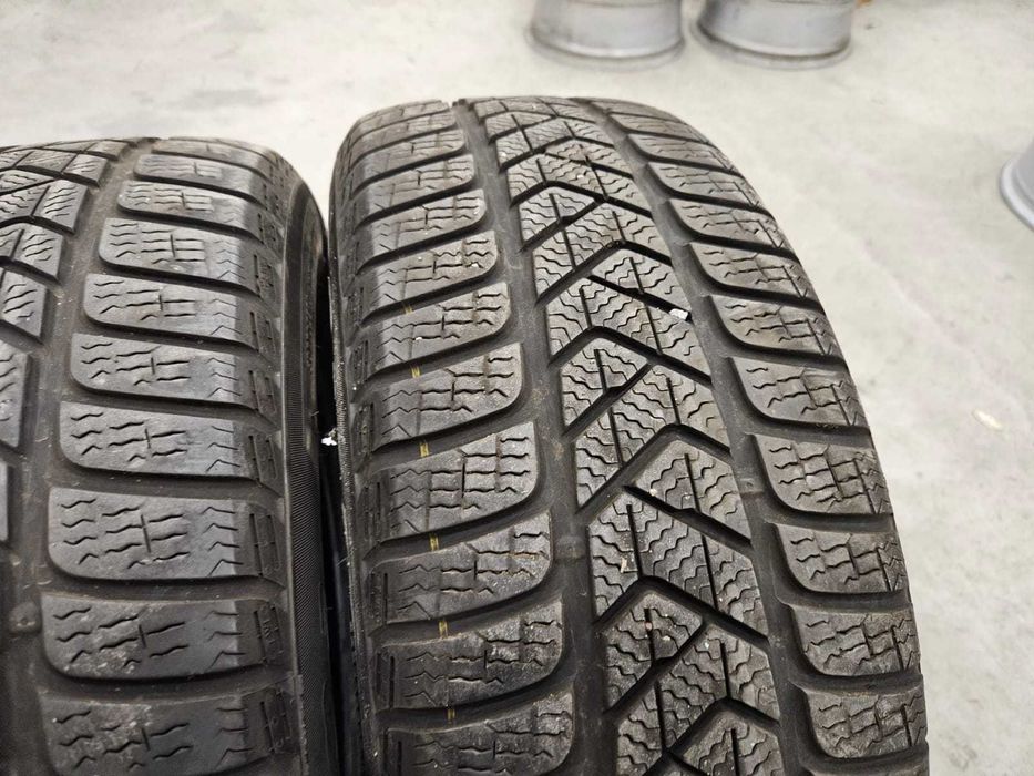 4 Anvelope IARNA 215.60.16 "Pirelli" ; stare buna