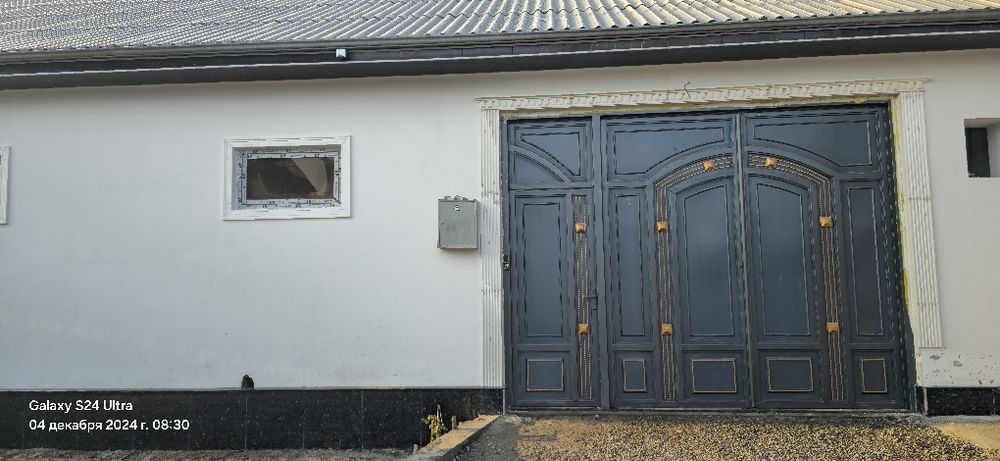 Uy sotiladi 5.5 sotix 5 xona