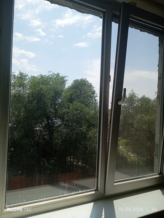 Продам пластиковое окно б/у,  140*145.