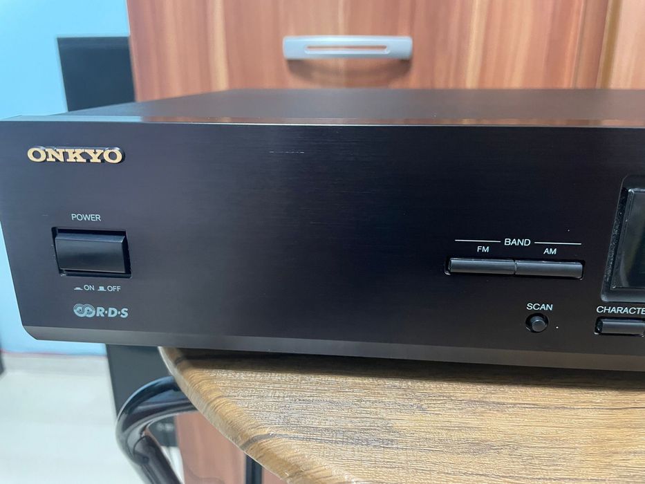 Onkyo T-4211 Stereo Tuner FM/AM
