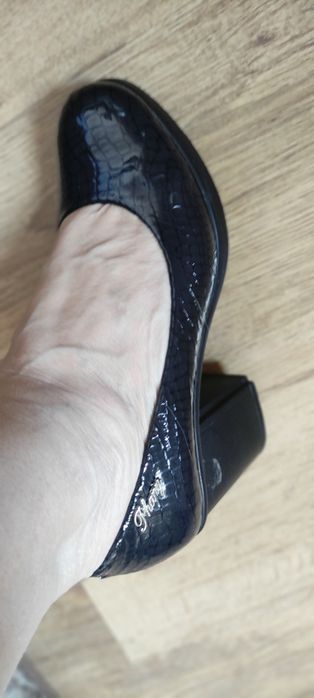 Продам дёшево обувь. Турция