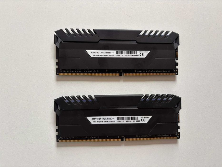 RAM Памет 16GB(2x8GB) DDR4 2666Hz Corsair Vengeance RGB