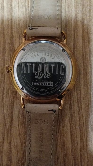 Продавам дамски часовник paul Hewitt