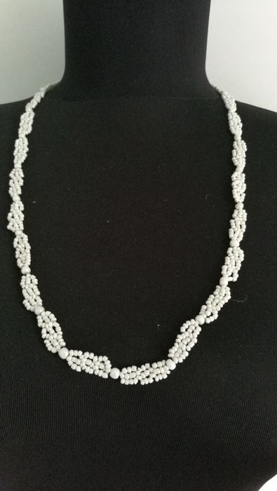 Coliere margele sticla