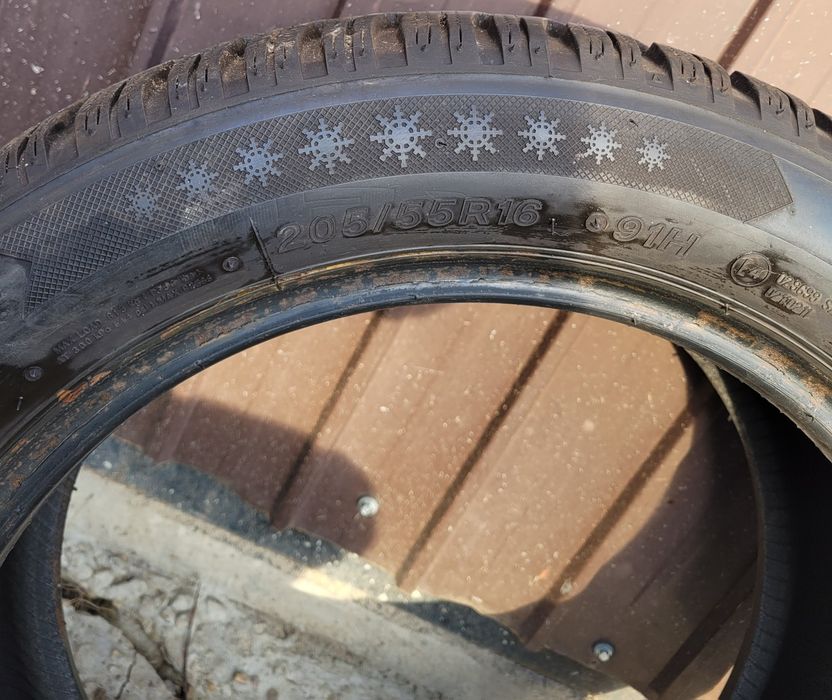 Vand 2  anvelope iarna Lassa 205/55r16