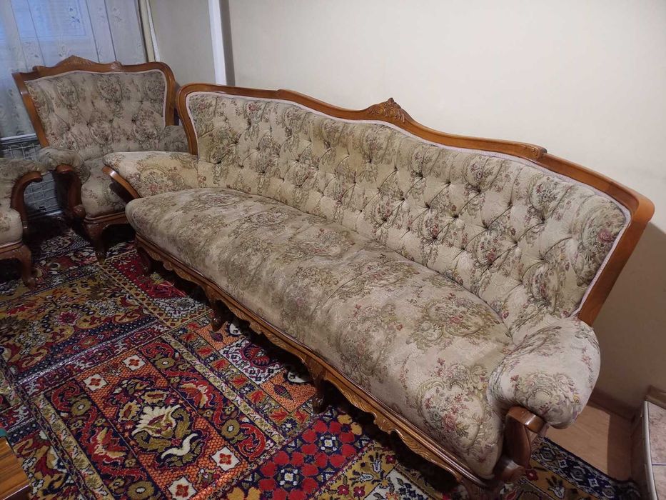 Мека мебел с дървена рамка