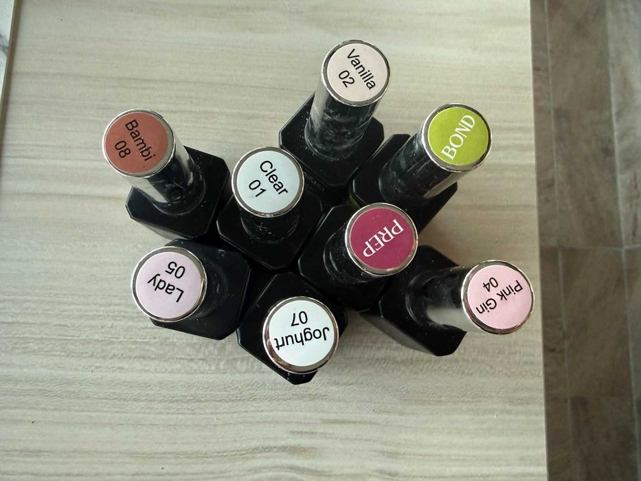 Гел лакове и бази