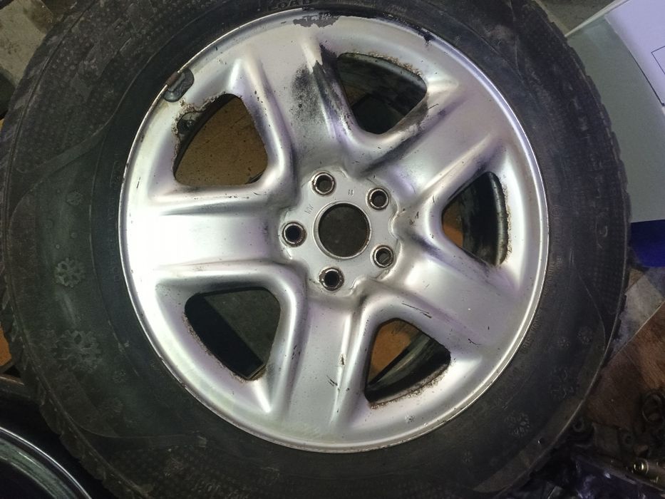 Продам диски с шинами диаметр 17.