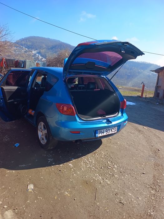 Vând mașina mazda3