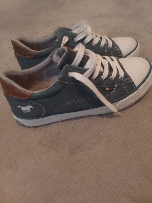 Tenesi Mustang 37 originali