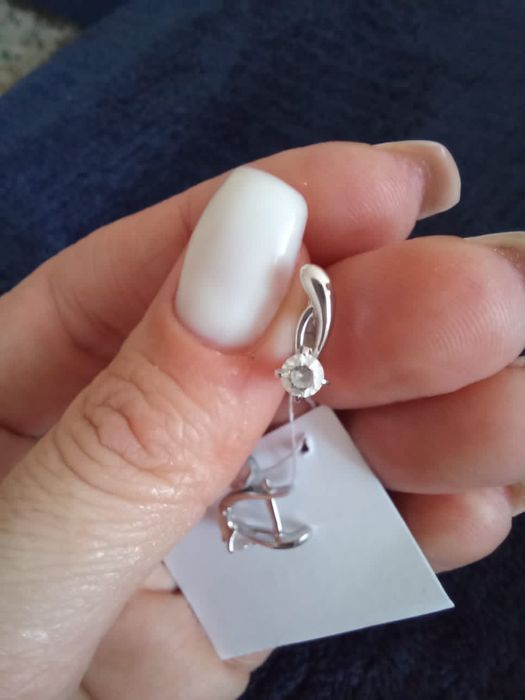 Продам серьги из белого золота