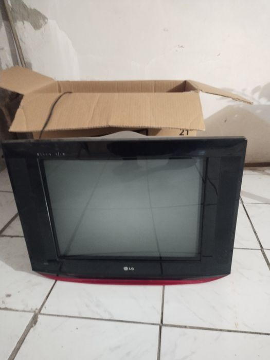 Продам телевизор lg