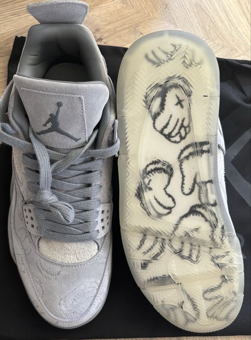 jordan retro 4 x kaws