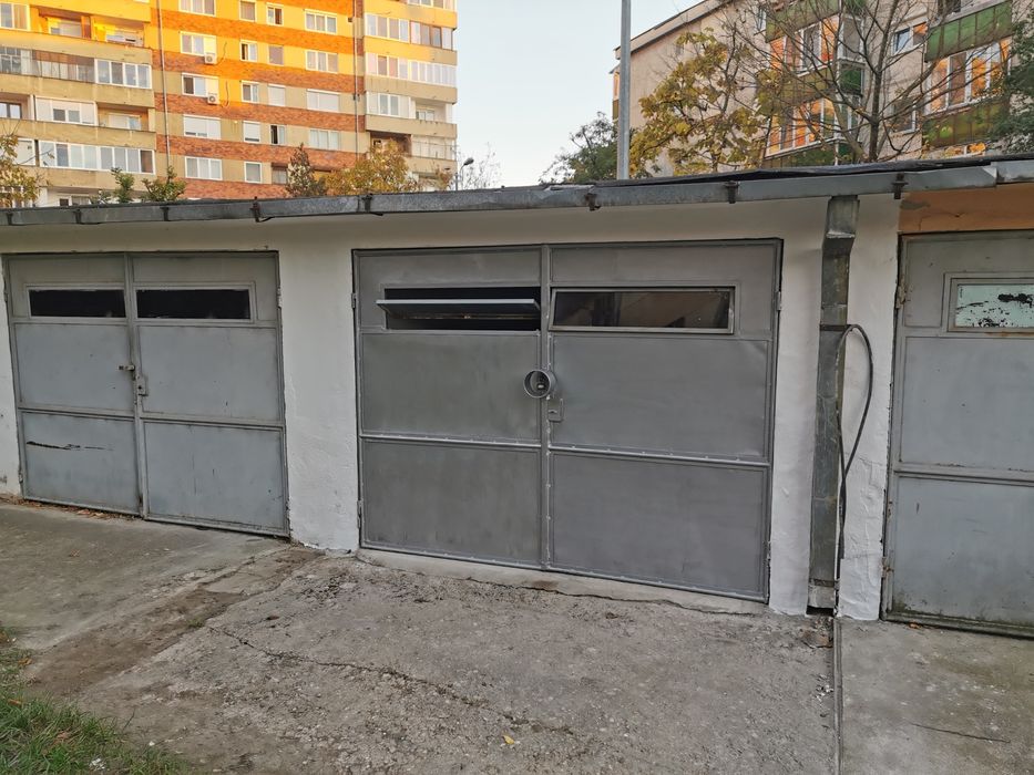Garaj de vânzare