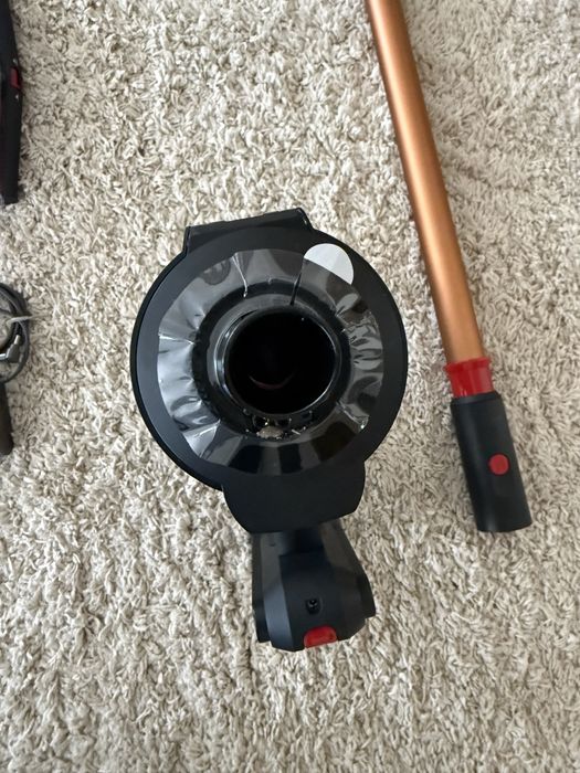 Aspirator vertical fara fir Dyson v16 Piston animal nou ,nefolosit