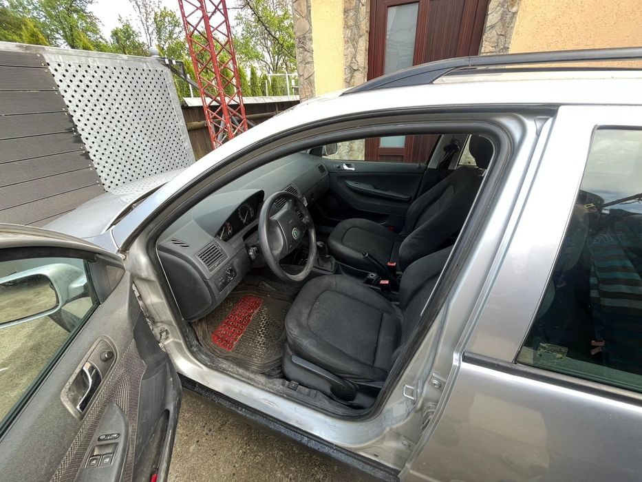 Vând skoda fabia 1.9