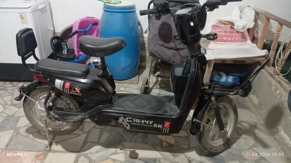 Skuter satiladi srochni